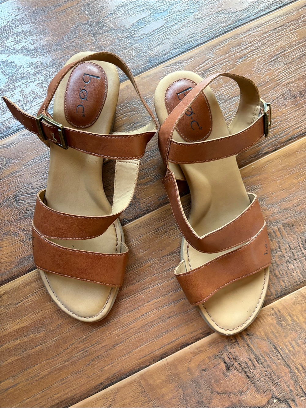 b.o.c. Women's Tan Strappy Sandals - Size 10